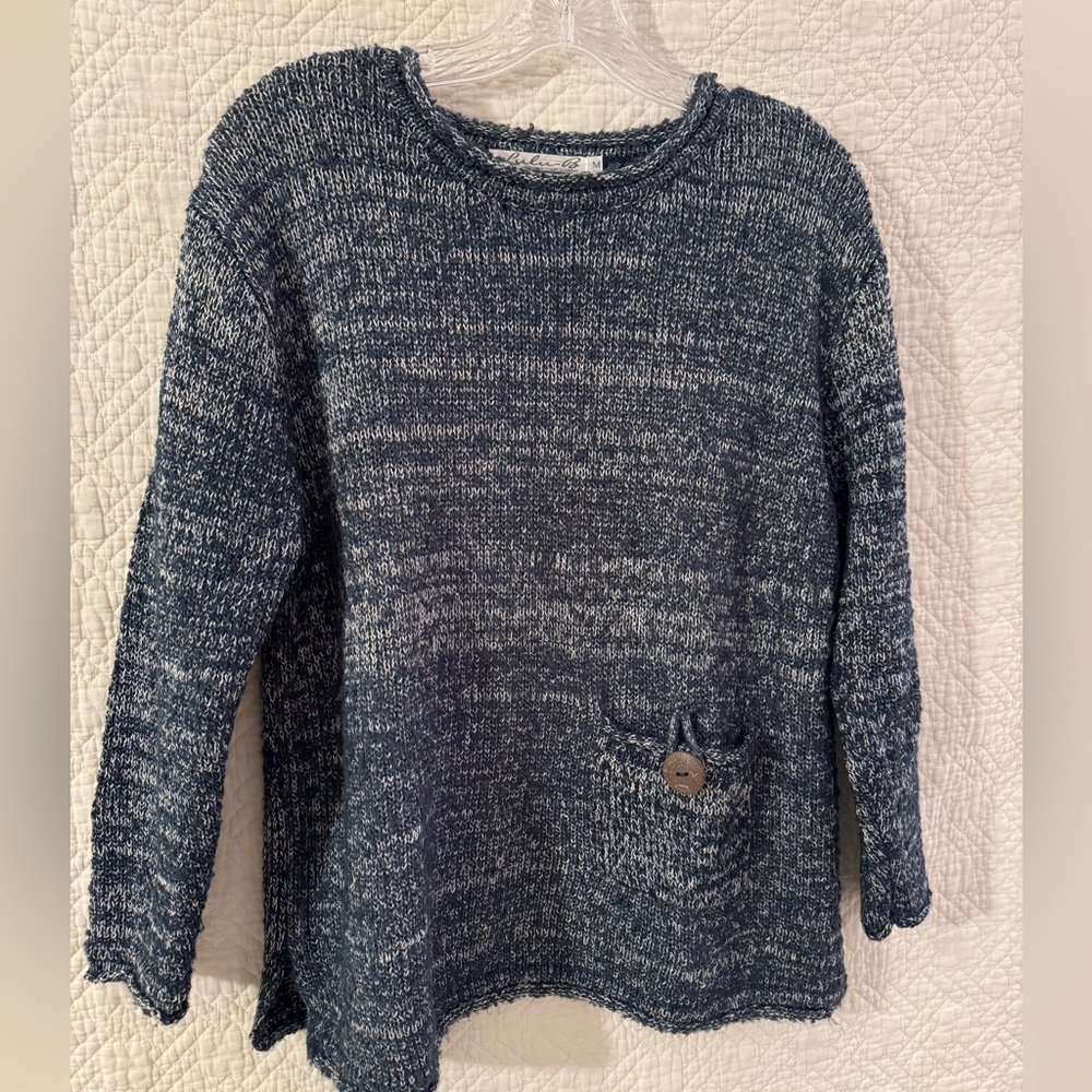 Lulu B cute lightweight blue (with sparkle!) sweater size medium